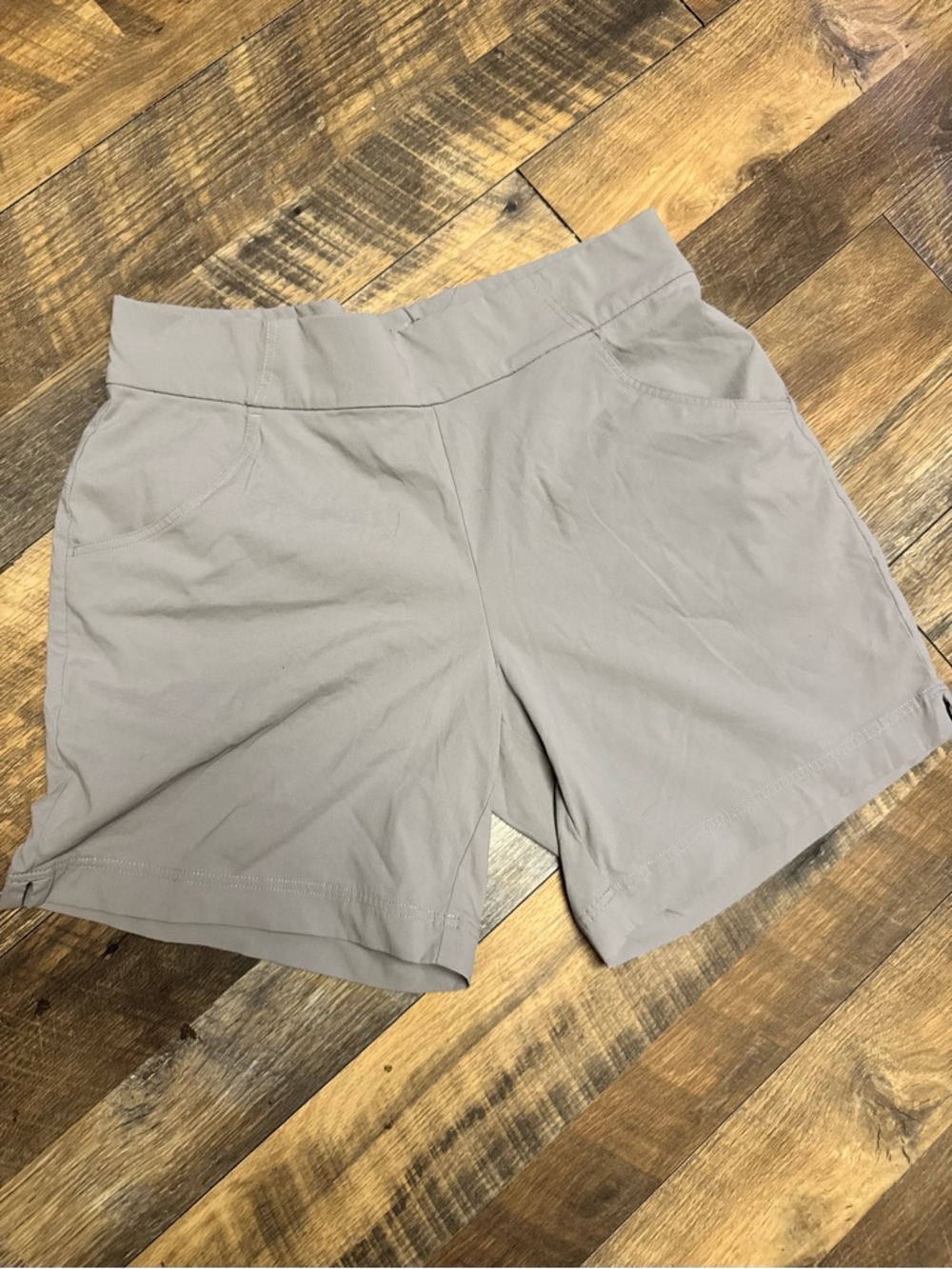 Columbia Women's Athletic Pull-On Shorts in Light Gray